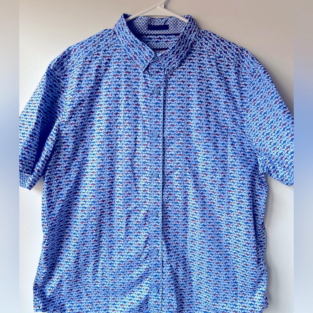 Johnston and Murphy men’s short sleeve button-down, shark shirt, size XL